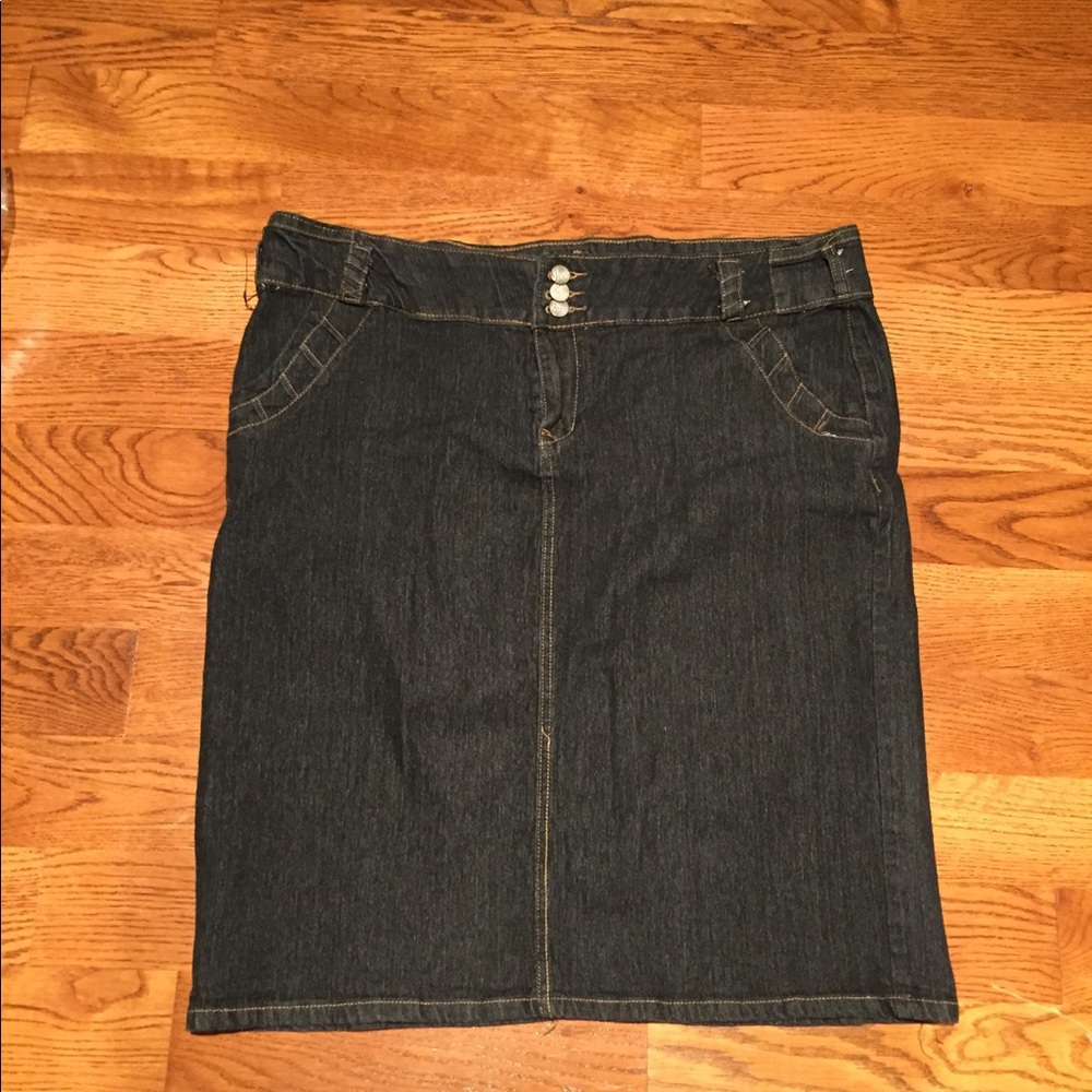Dark blue jean skirt, NWOT